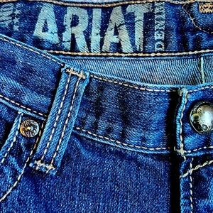 Men’s Ariat M5 low rise straight cut: 34x34